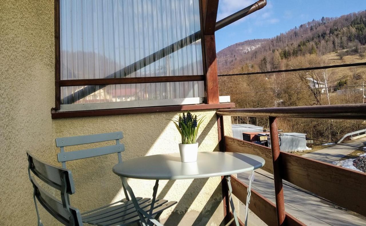 Kwatera U Somsiada -Apartament 穆希纳 外观 照片