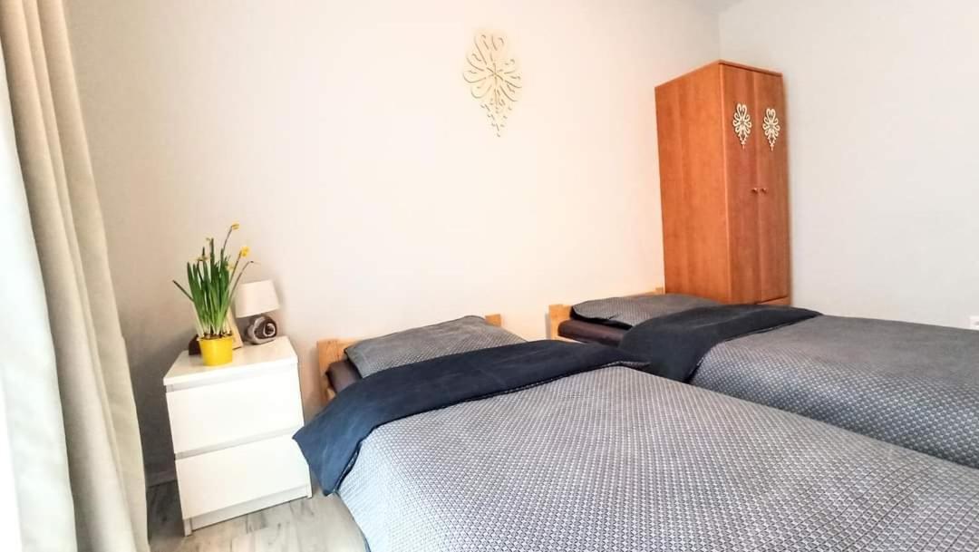 Kwatera U Somsiada -Apartament 穆希纳 外观 照片